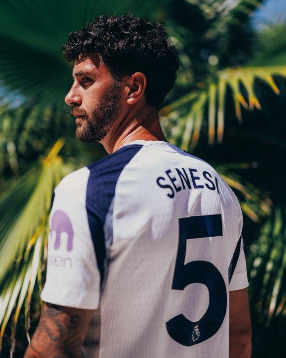 Tottenham presentoacute a Marcos Senesi