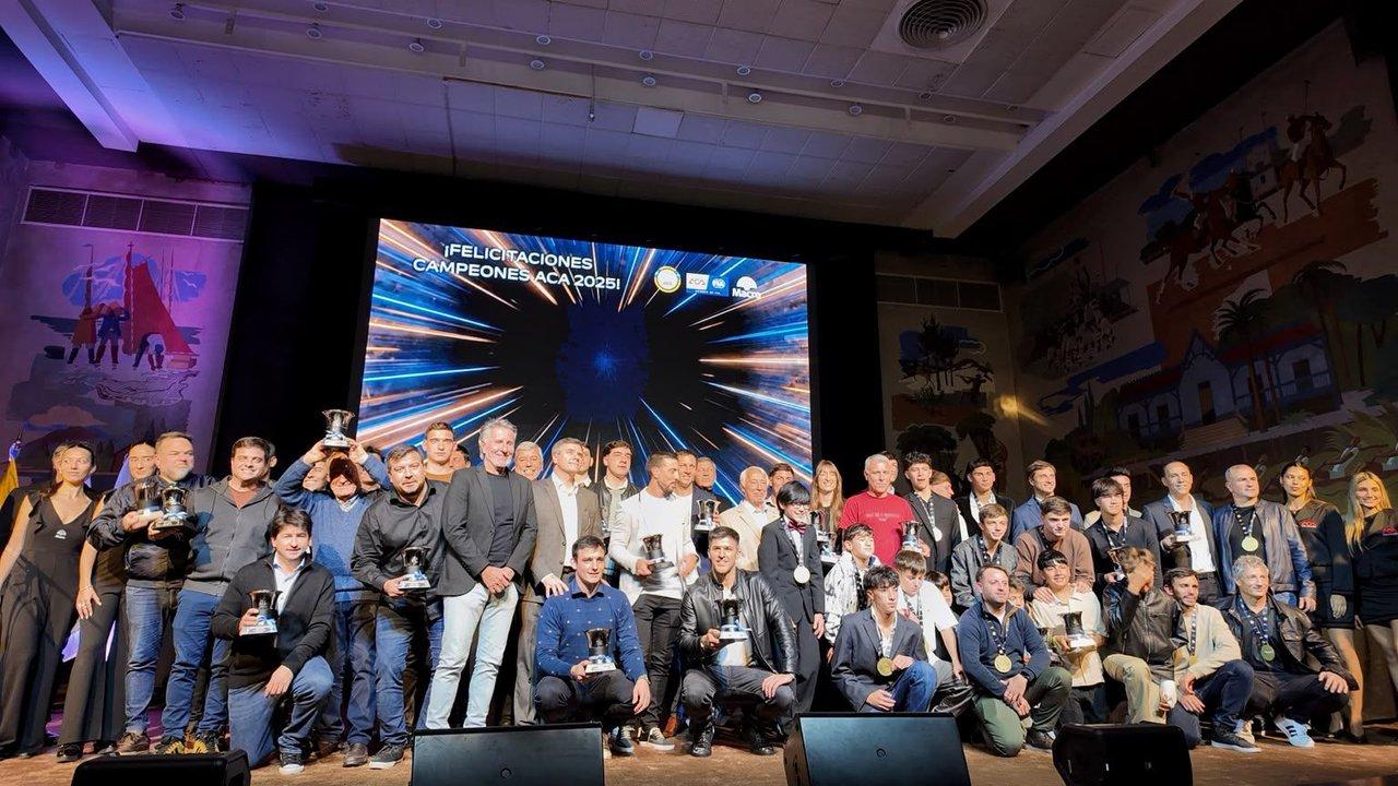El Automoacutevil Club Argentino premioacute a los Campeones Argentinos de Automovilismo 2025