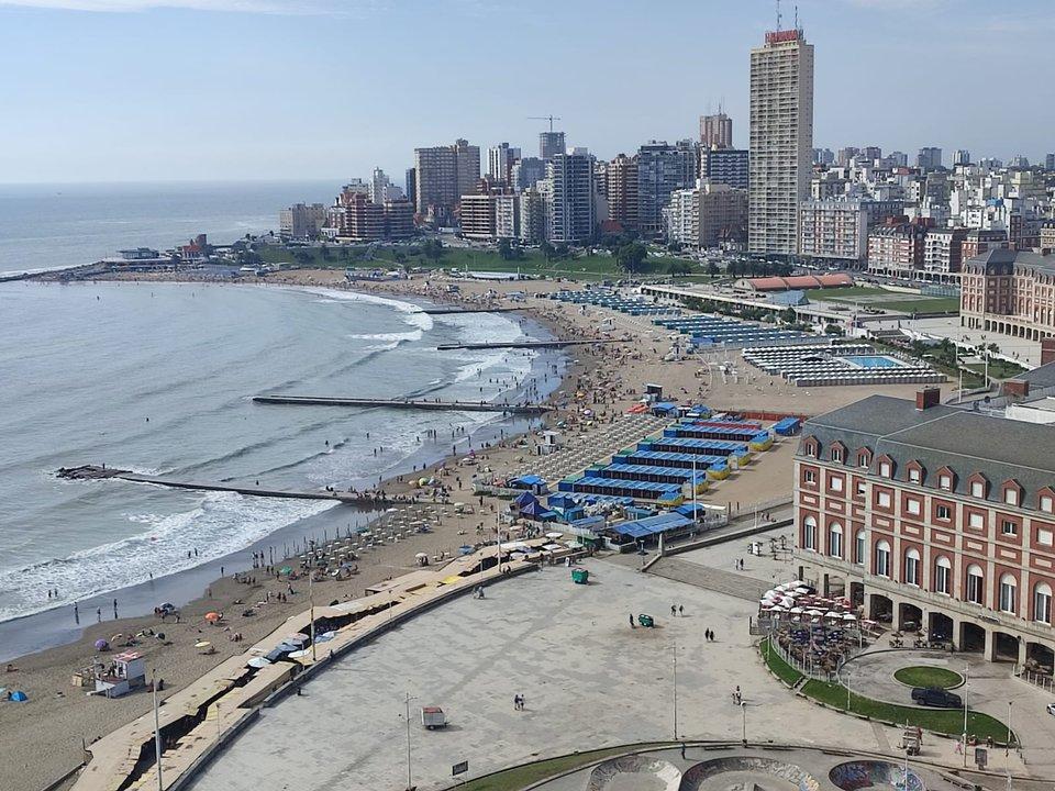 No se va nadie el fin de semana largo- Mar del Plata Tandil y Coacuterdoba con pocas reservas