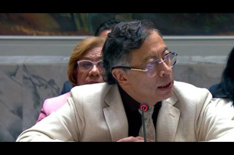 Petro le pidioacute a Trump que no influya en las elecciones de Colombia