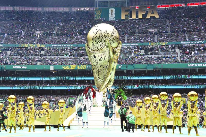 Brillo y color en la ceremonia inaugural  en el estadio Azteca