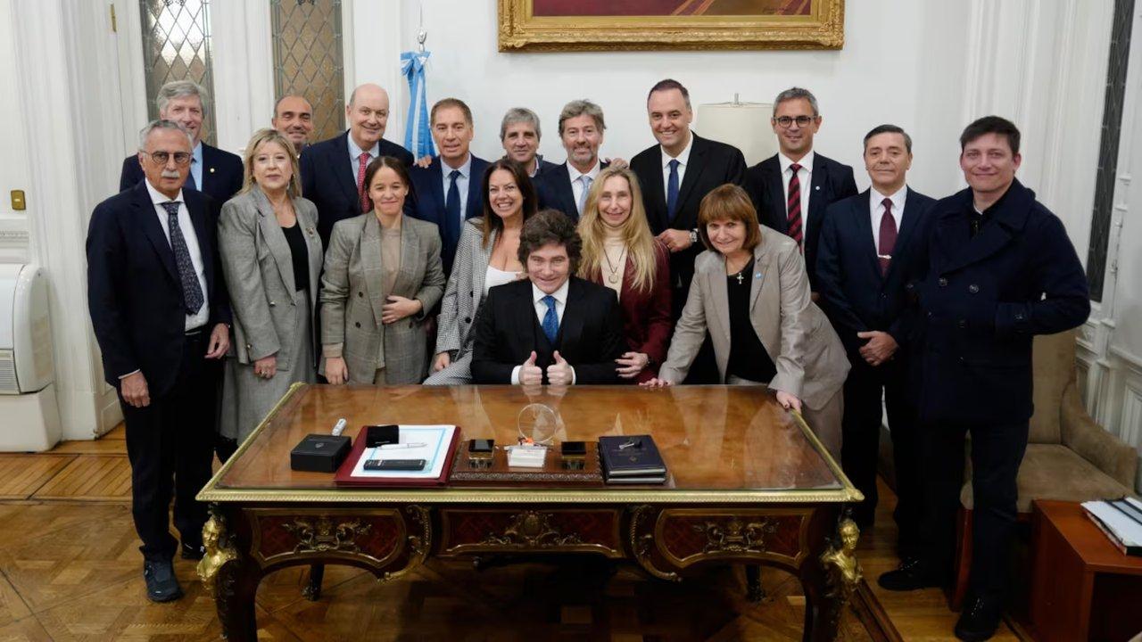 Quieacutenes son los integrantes del gobierno que se adhirieron al reacutegimen simplificado de Ganancias