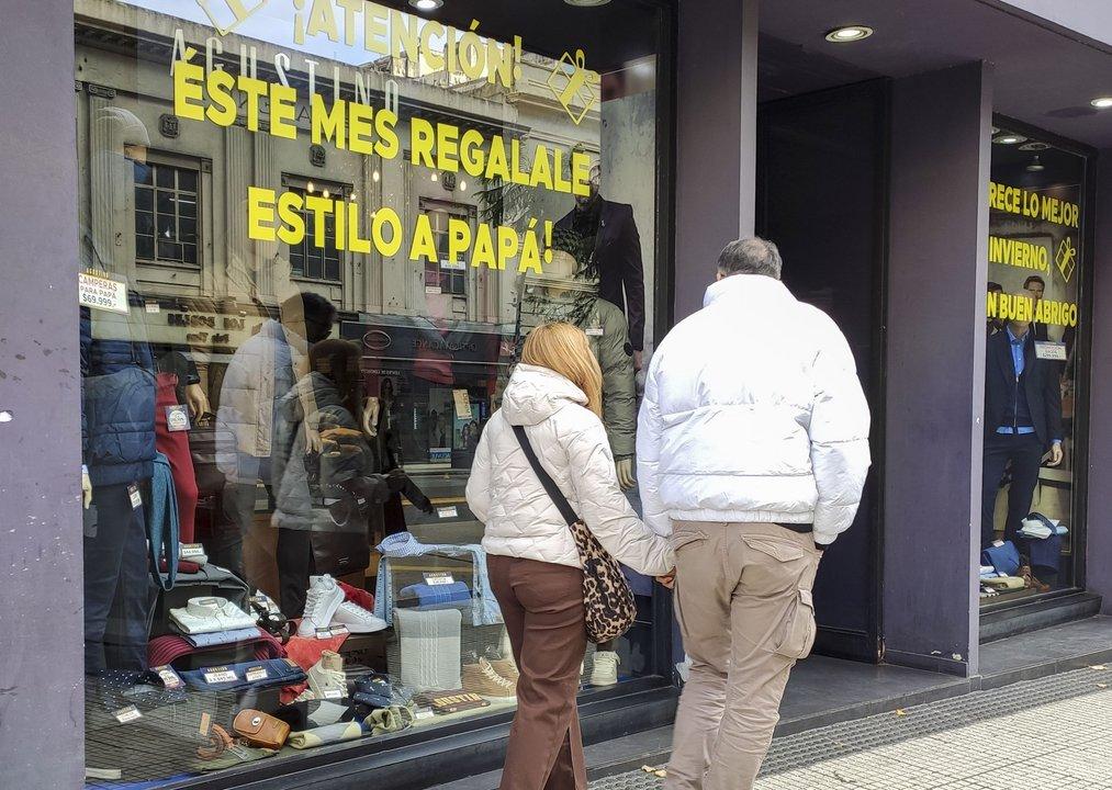 Diacutea del Padre- proyectan que el gasto promedio por regalo alcanzaraacute los 62000