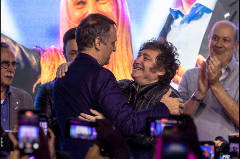 Los tres argumentos que da el Gobierno para explicar por queacute Manuel Adorni continuacutea en su cargo