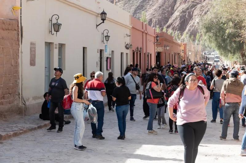 El finde largo dejoacute impacto de  3145 millones en Jujuy