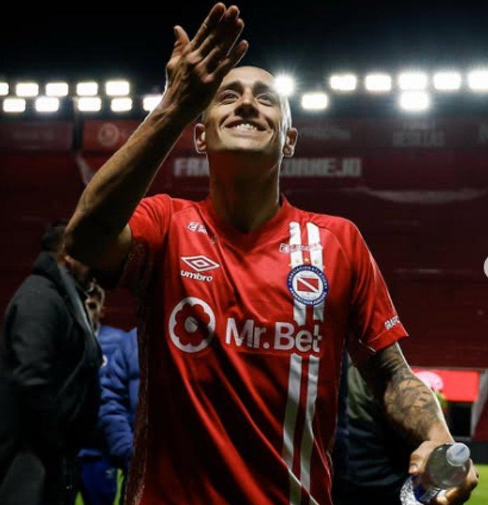 iquestDe La Paternal a Nuacutentildeez River pretende a Federico Fattori para reforzar el mediocampo