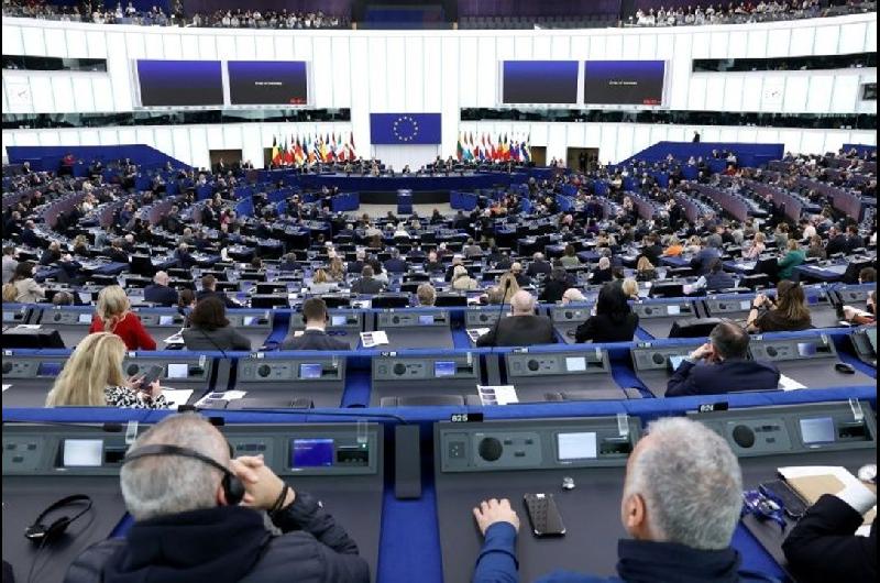 El Parlamento Europeo aprueba definitivamente el acuerdo comercial con Trump