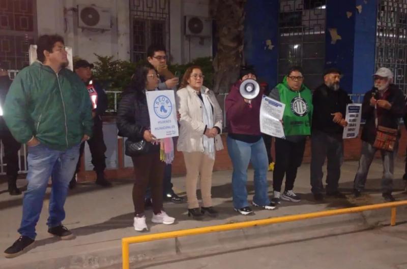 Firme contra EJESA- vecinos y gremios reclamaron por el tarifazo