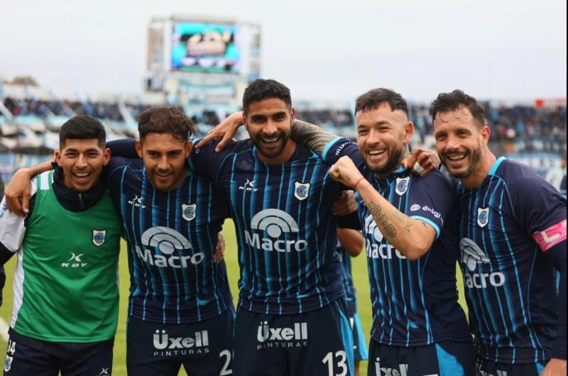 Gimnasia goleoacute a Nueva Chicago y sigue en la punta