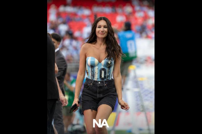 El look de Pampita en el debut de la Seleccioacuten argentina