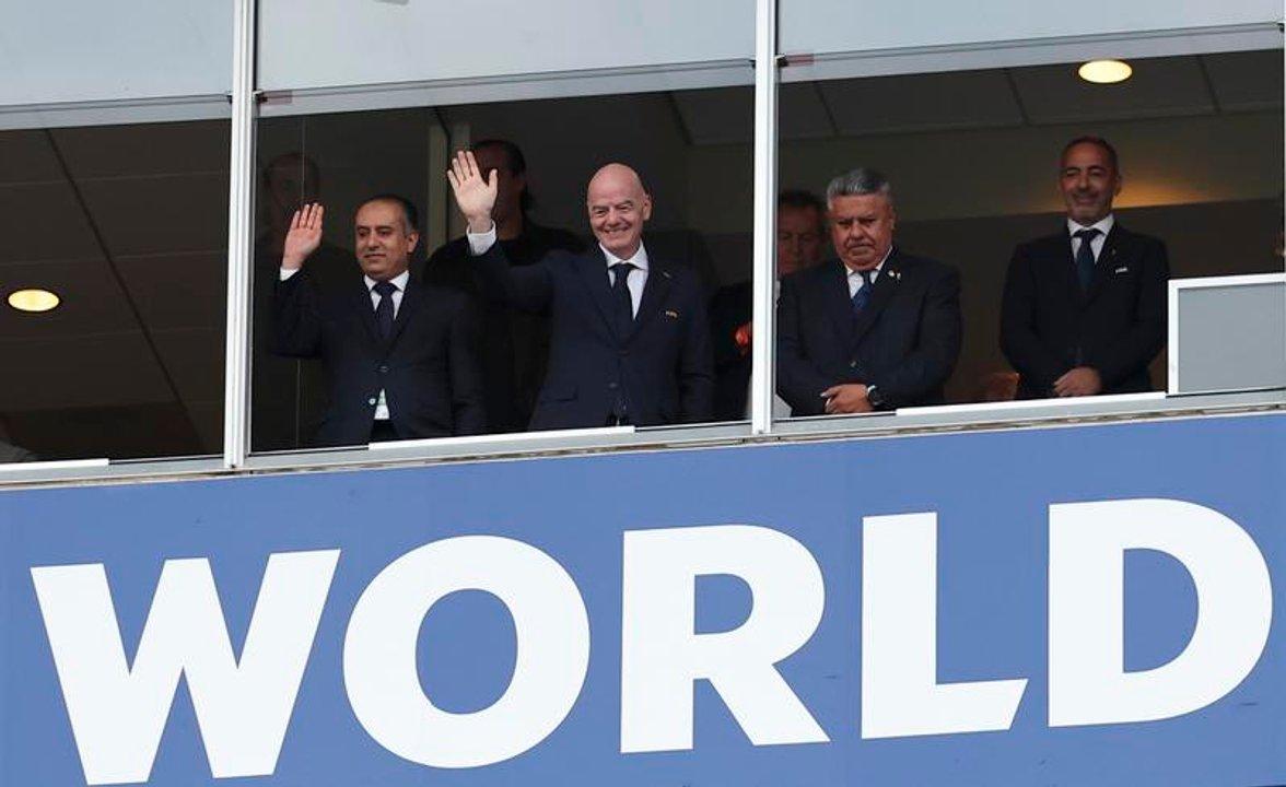 Gianni Infantino se sumoacute a los elogios del mundo por la estelar noche de Lionel Messi 