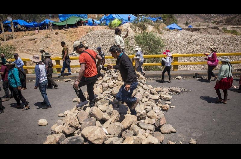 Exportadores bolivianos calculan peacuterdidas en el sector de casi US 1000 millones por bloqueos