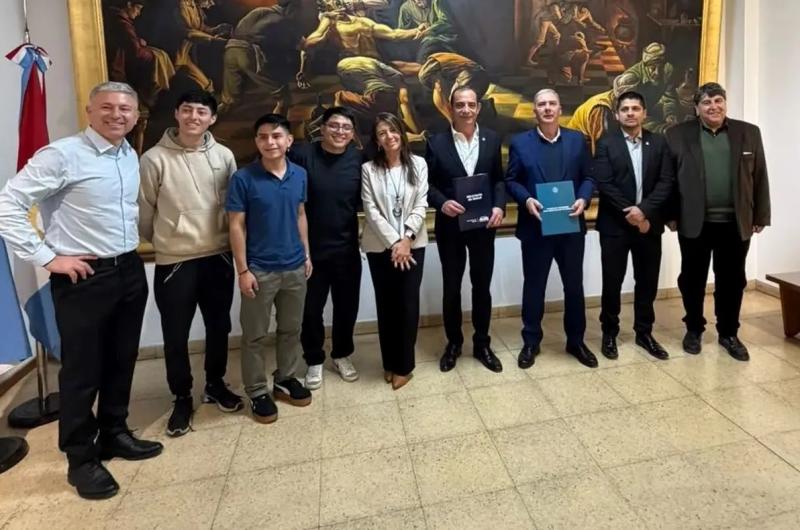Praacutecticas profesionales para futuros odontoacutelogos