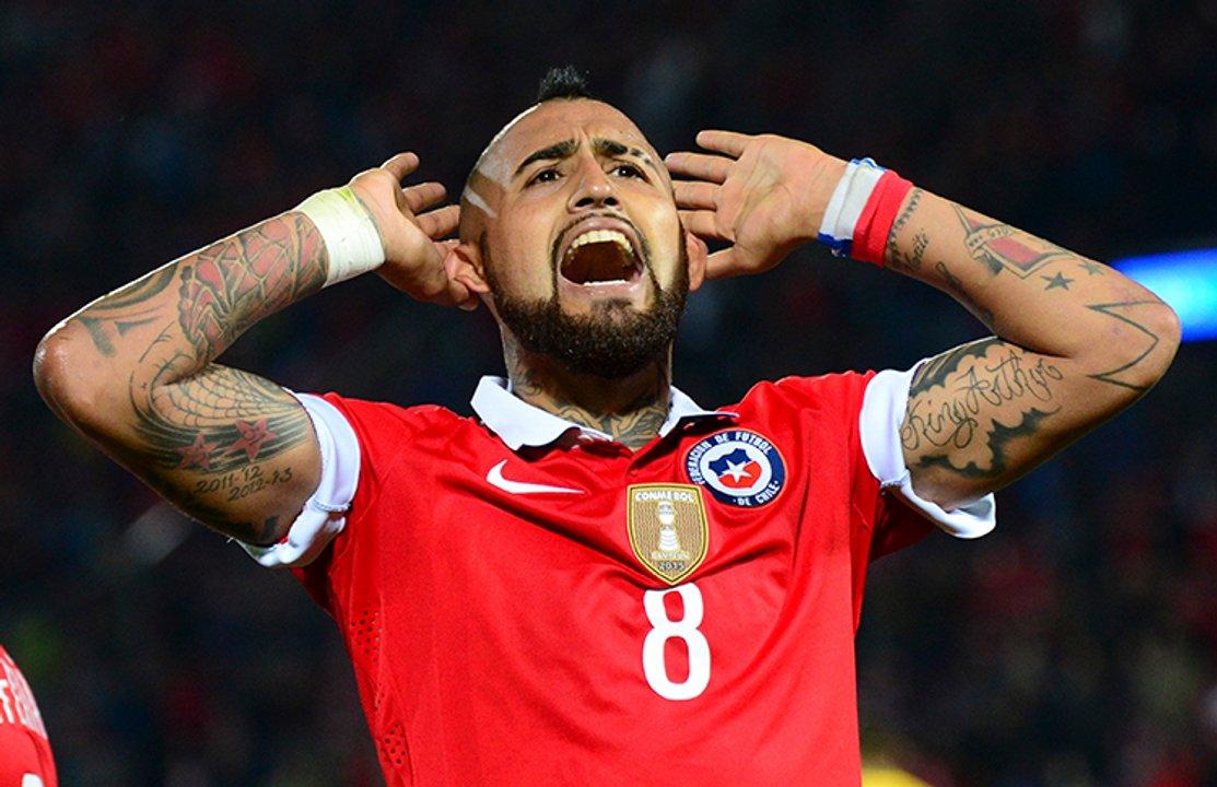 Arturo Vidal se rindioacute ante Messi pero lanzoacute una criacutetica para la Seleccioacuten- ldquoJuega solordquo