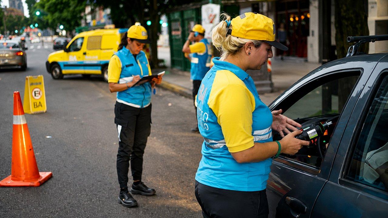 Multas de traacutensito en CABA- precios actualizados y coacutemo saber si son vaacutelidas
