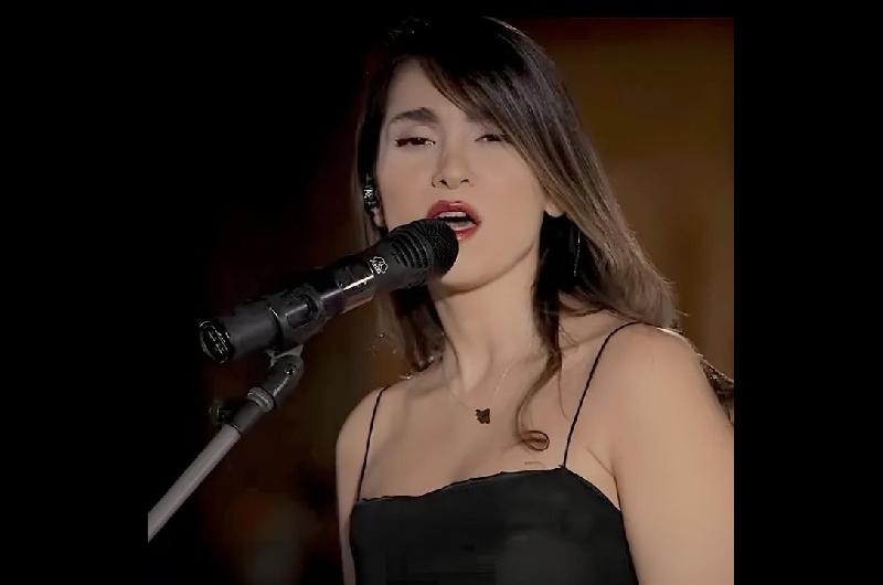 Castigan a una cantante iraniacute con 74 latigazos por cantar sin hiyab