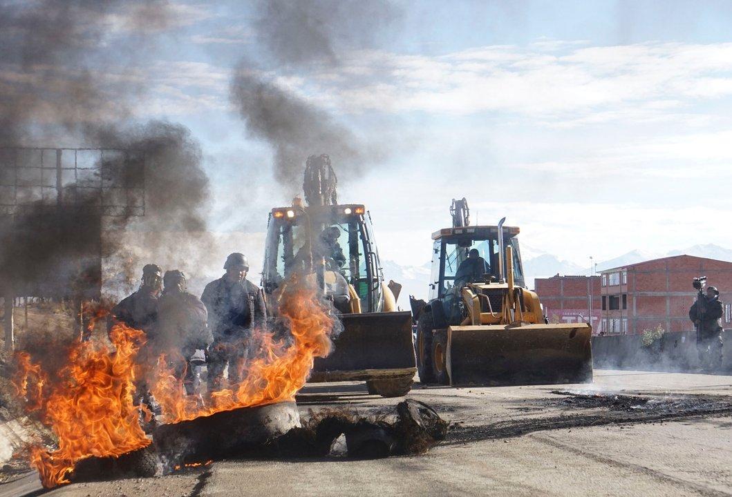 El presidente de Bolivia decretoacute el estado de excepcioacuten para desactivar los bloqueos de rutas