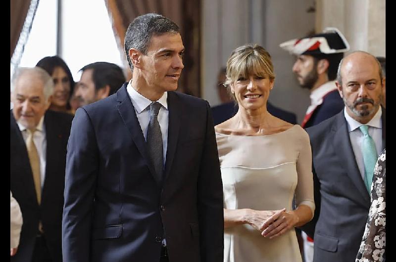 Histoacuterico reveacutes judicial en Espantildea- enviacutean a juicio a la esposa de Pedro Saacutenchez por corrupcioacuten