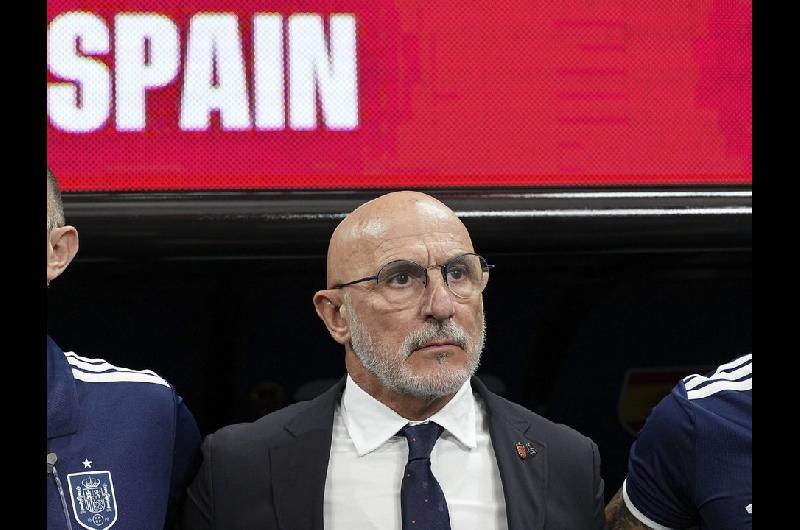 De la Fuente reveloacute a queacute jugador argentino ldquorobariacuteardquo para Espantildea- ldquoEs fantaacutesticordquo
