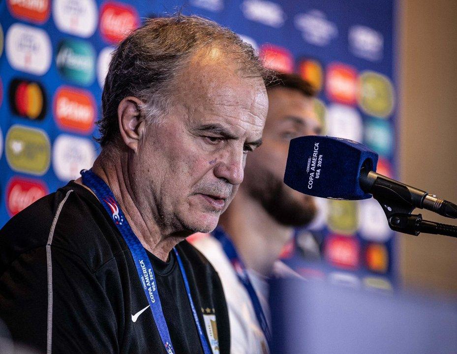 Bielsa asume la responsabilidad tras el empate con Cabo Verde- Soy el responsable por los errores