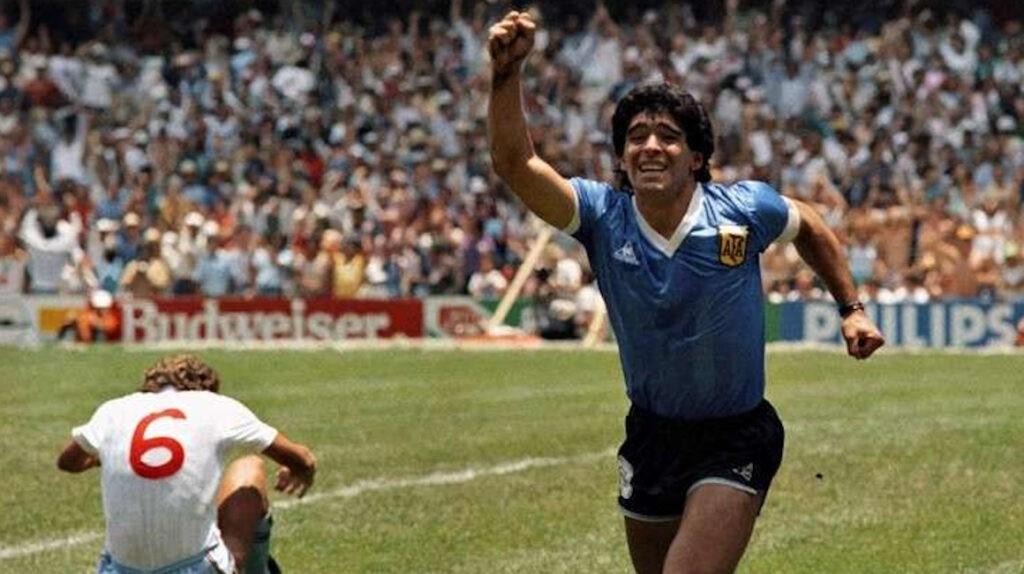 A 40 antildeos de la obra maacutexima de Maradona ante Inglaterra- la tarde en la que Diego tocoacute el cielo con las manos