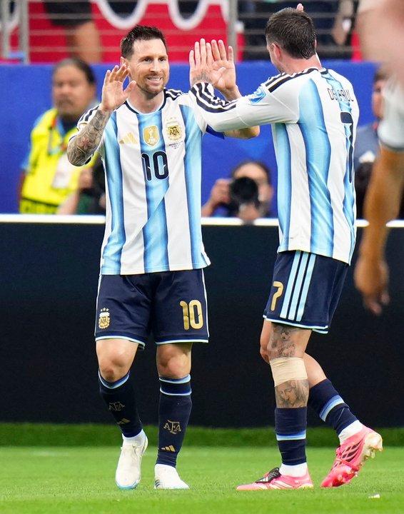 Con gol y reacutecord de Messi la Seleccioacuten argentina le ganoacute 2-0 a Austria y se clasificoacute a 16avos de final