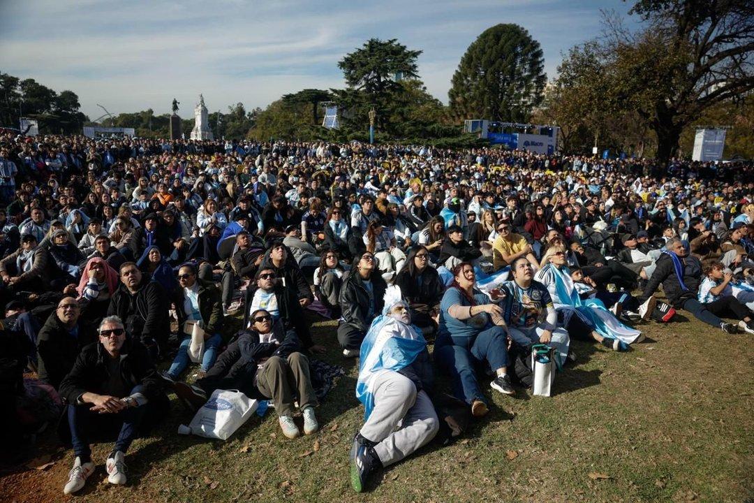 Maacutes de 25 mil personas festejaron los goles de Messi en el Fan Fest organizado por la Ciudad