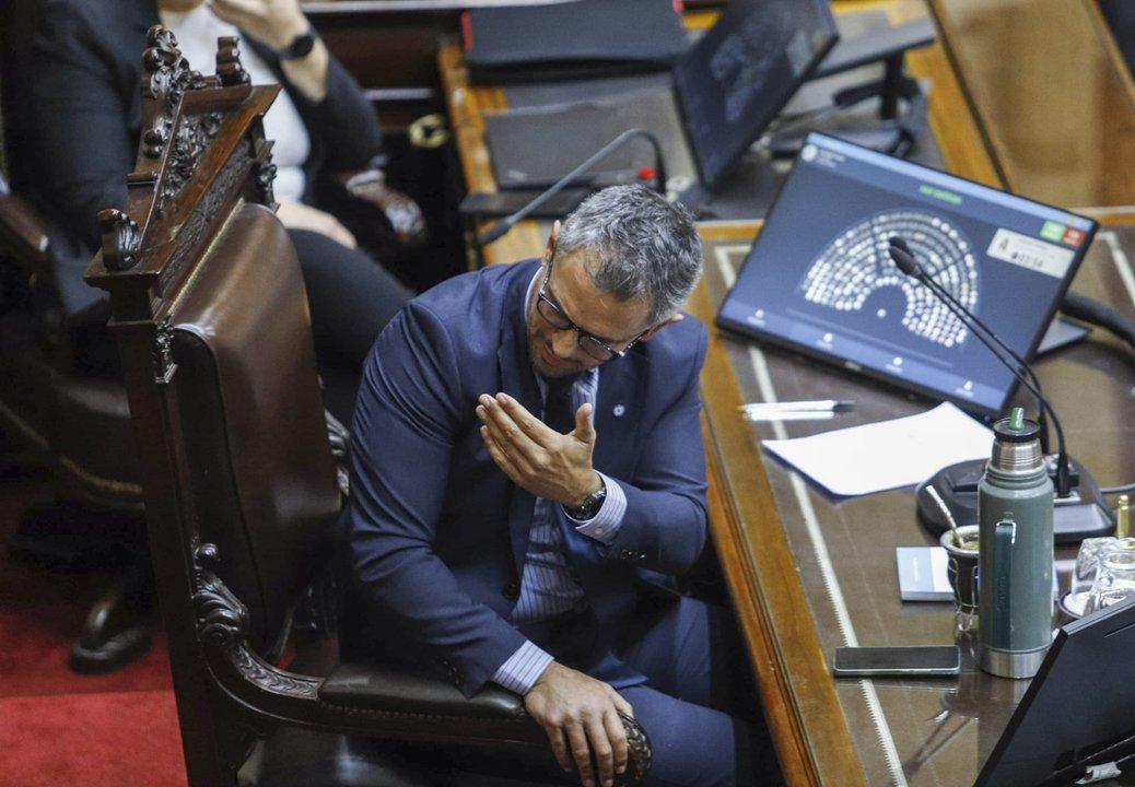 Coacutemo se gestoacute la jugada de ajedrez del oficialismo para desinflar la sesioacuten opositora por Adorni