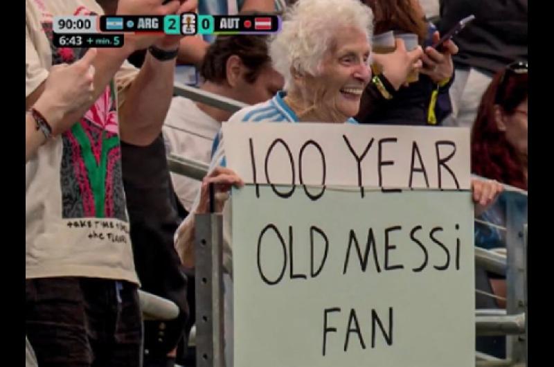 La fan de Messi de casi 100 antildeos que se volvioacute viral en el triunfo de Argentina ante Austria