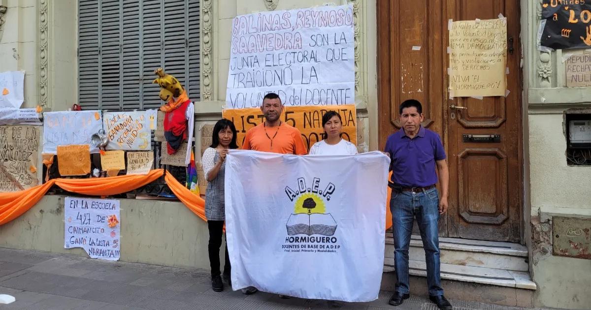 Los docentes ya no se sienten representados