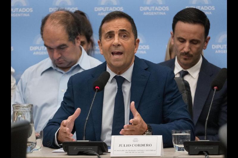 El Gobierno acelera la renegociacioacuten de grandes convenios colectivos 