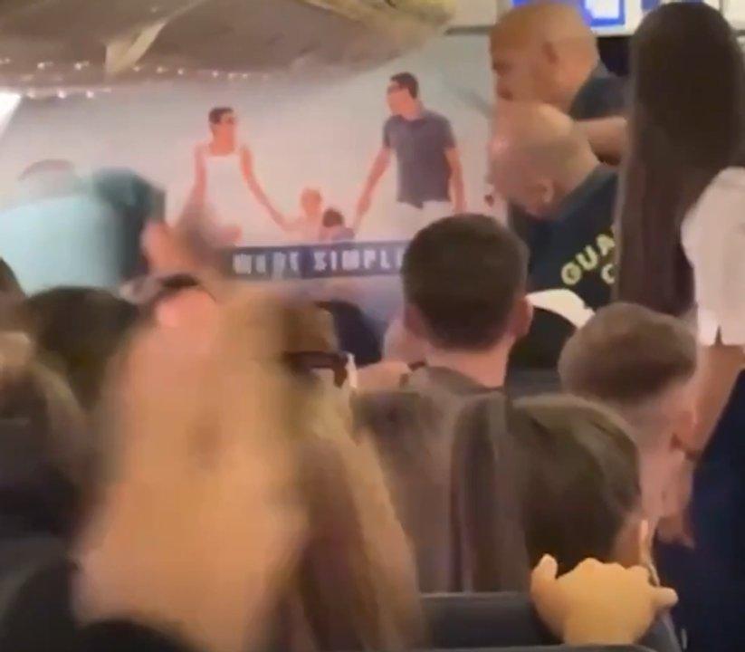 Una pareja alcoholizada causoacute disturbios a bordo de un avioacuten e intervino la policiacutea