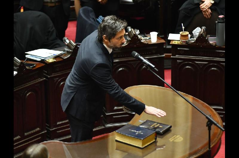 Diputados le aceptoacute la renuncia a Adriaacuten Ravier y juroacute su reemplazante Martiacuten Matzkin