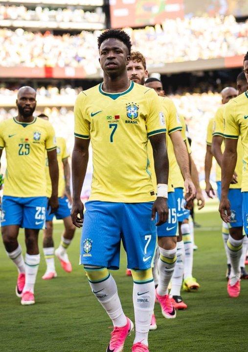 Brasil goleoacute a Escocia y clasificoacute primero a los 16avos de final del Mundial