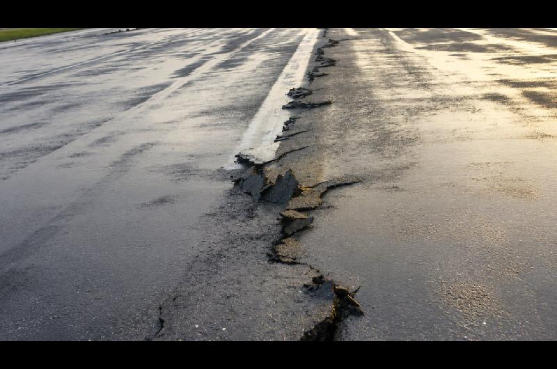 Terremoto en Venezuela- queacute aeroliacuteneas cancelaron vuelos tras la rotura del asfalto del aeropuerto de Caracas