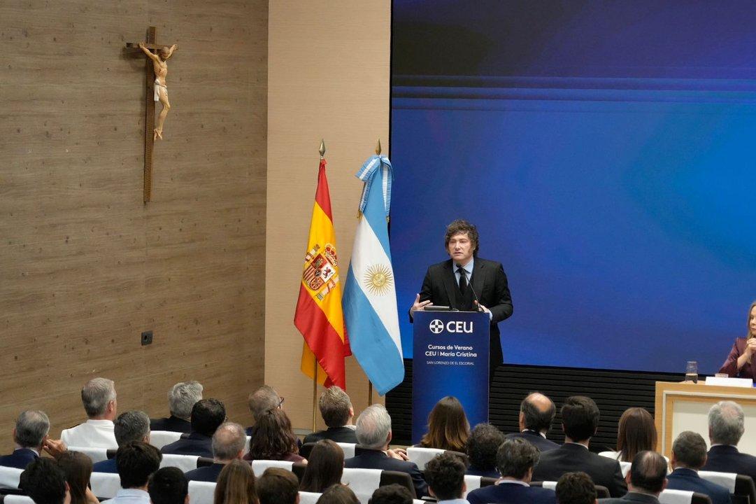 Milei dice que cree en la honestidad de Adorni pero si la Justicia lo considera culpable lo eyecta