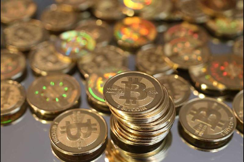 El Bitcoin se desploma otra vez- de cuaacutento es la caiacuteda y por queacute