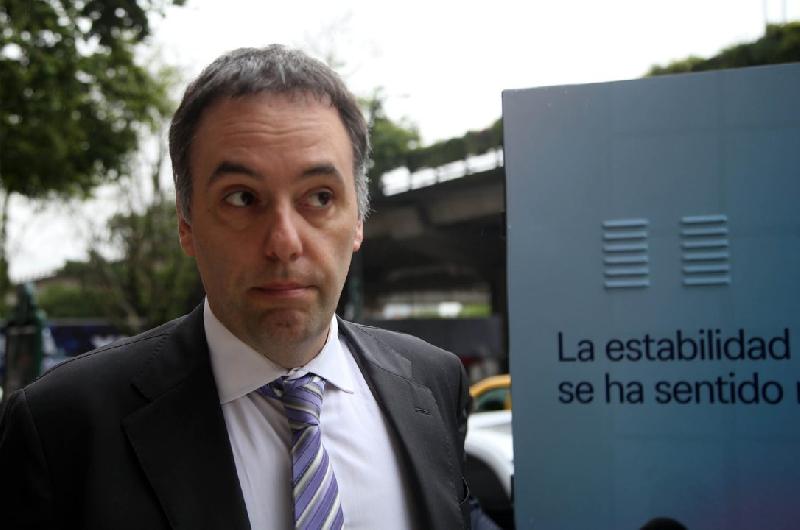Tras la renuncia de Adorni iquestque pasaraacute con su puesto en YPF