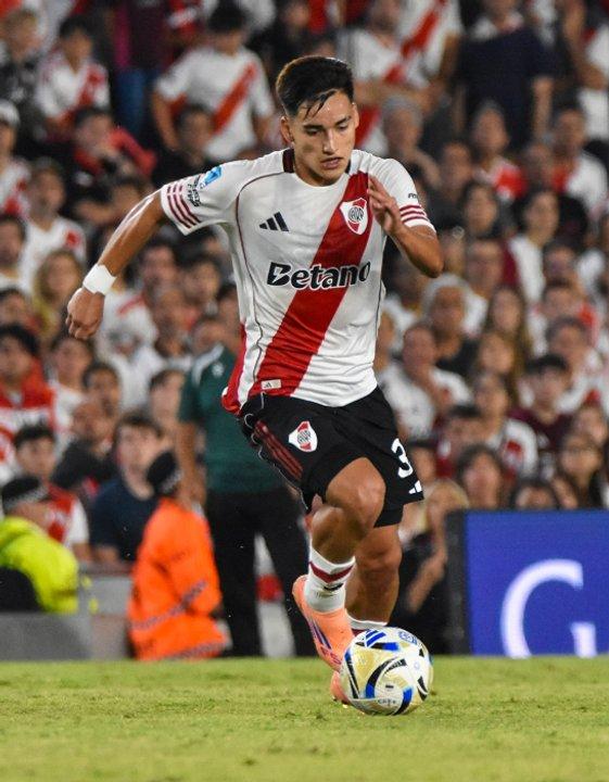 Ian Subiabre jugoacute un partido inter-country y se expone a una sancioacuten por parte de River