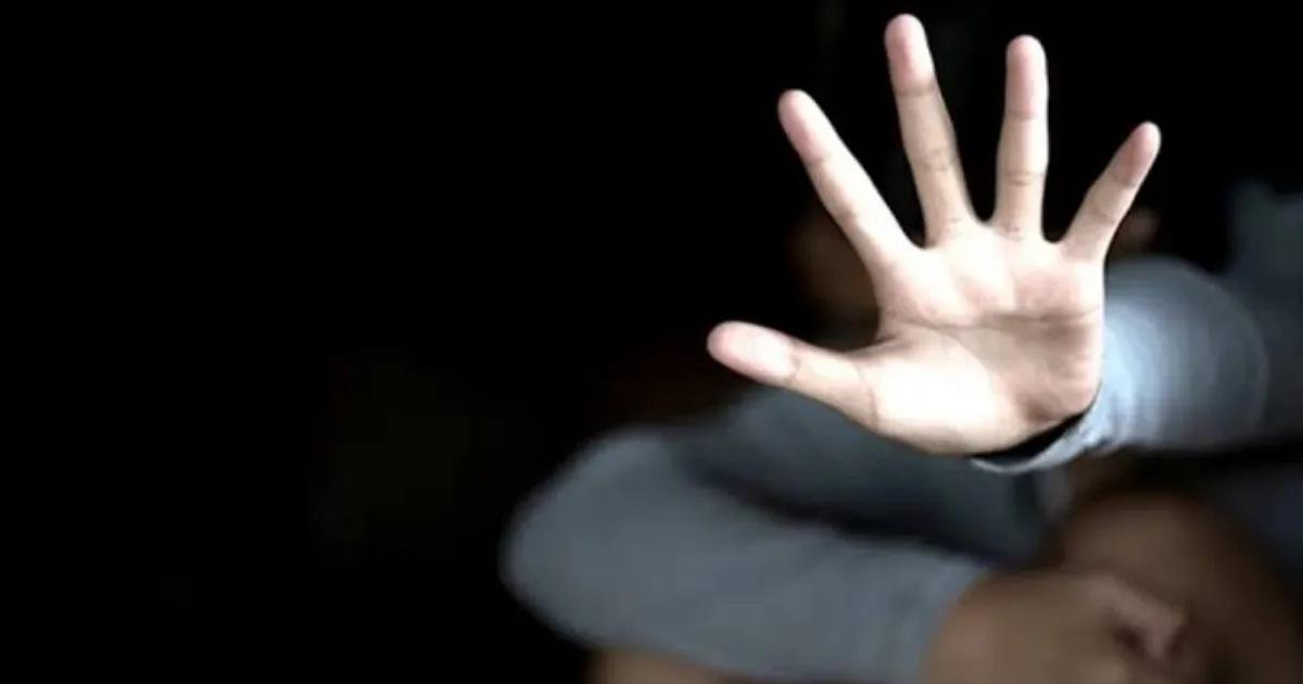 Profesor fue denunciado por acosar a una alumna y lo separaron de su cargo
