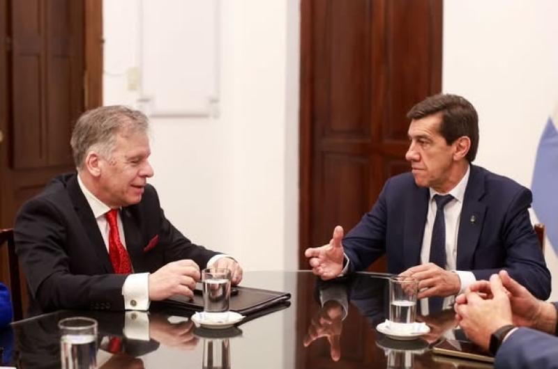 Carlos Sadir abogoacute por un Estado maacutes moderno eficiente y transparente