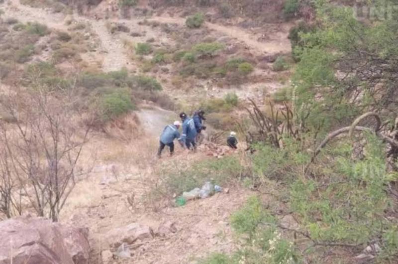 Hombre cayoacute de una altura de 80 mts y murioacute