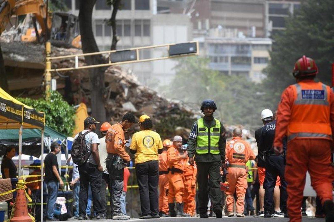 Venezuela- la taacutectica de los rescatistas brasilentildeos tras los terremotos