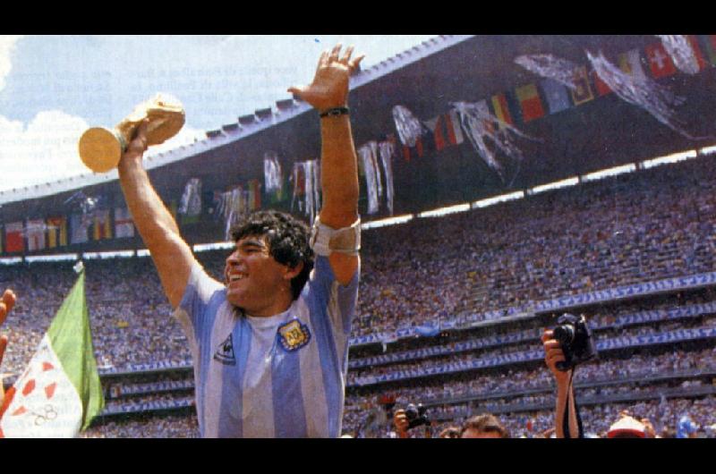 A 40 antildeos del tiacutetulo del 86- Meacutexico Maradona y una Seleccioacuten argentina que tocoacute el cielo con las manos
