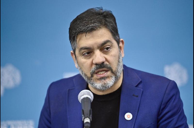 Antes de que asuma Kicillof le reclamoacute a Santilli que salde la deuda que le reclama a la Nacioacuten
