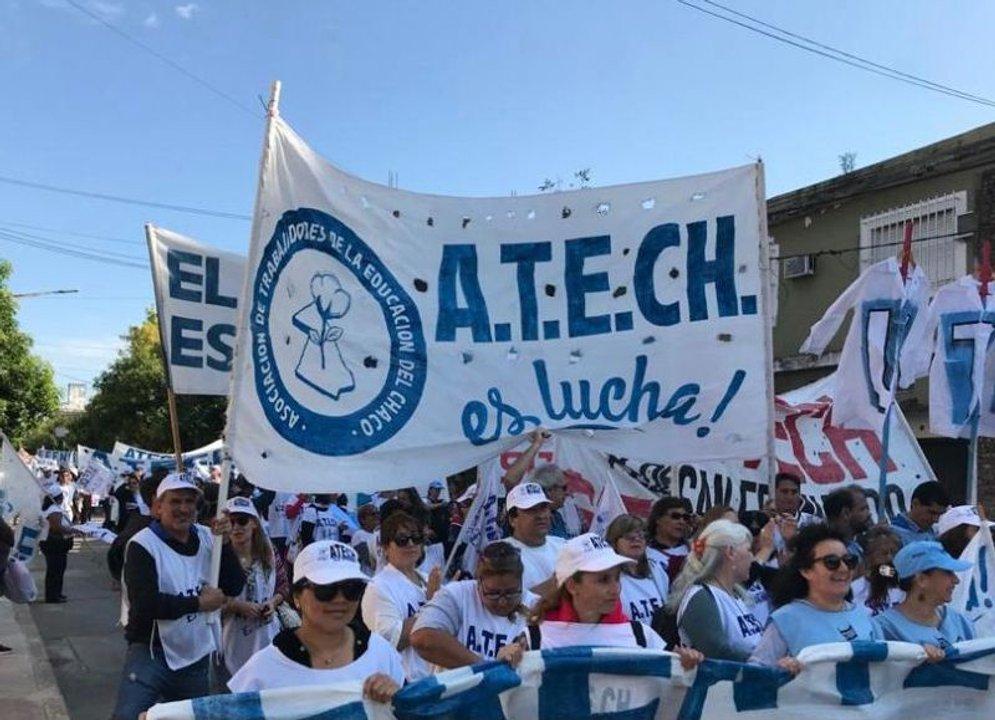 Chaco- ATECH acusa a Zdero de ahogar salarios docentes