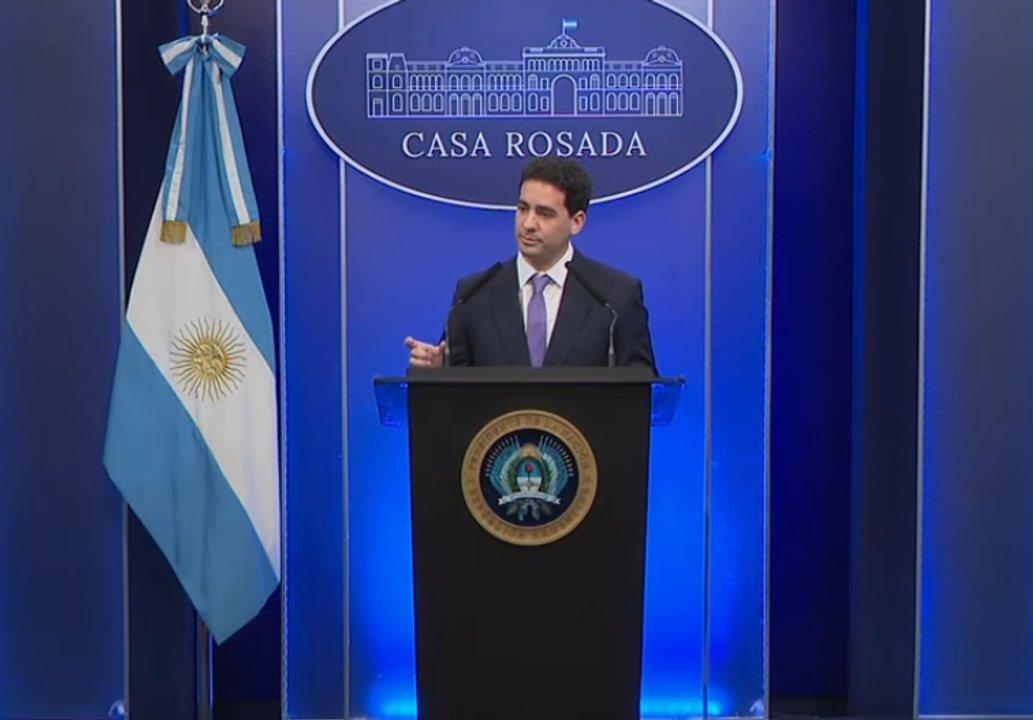 Adriaacuten Ravier anuncioacute que Argentina enviaraacute maacutes ayuda a Venezuela y habilitoacute una liacutenea telefoacutenica