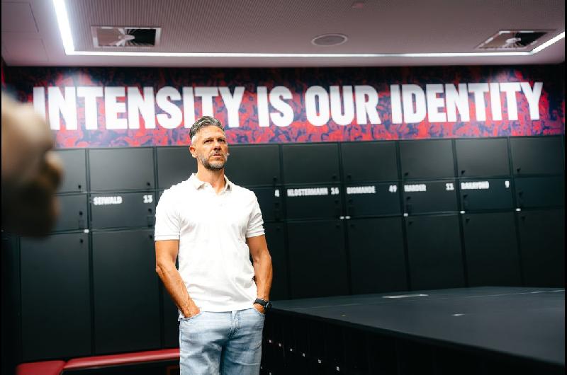 Martiacuten Demichelis fue presentado como director teacutecnico del Leipzig de Alemania
