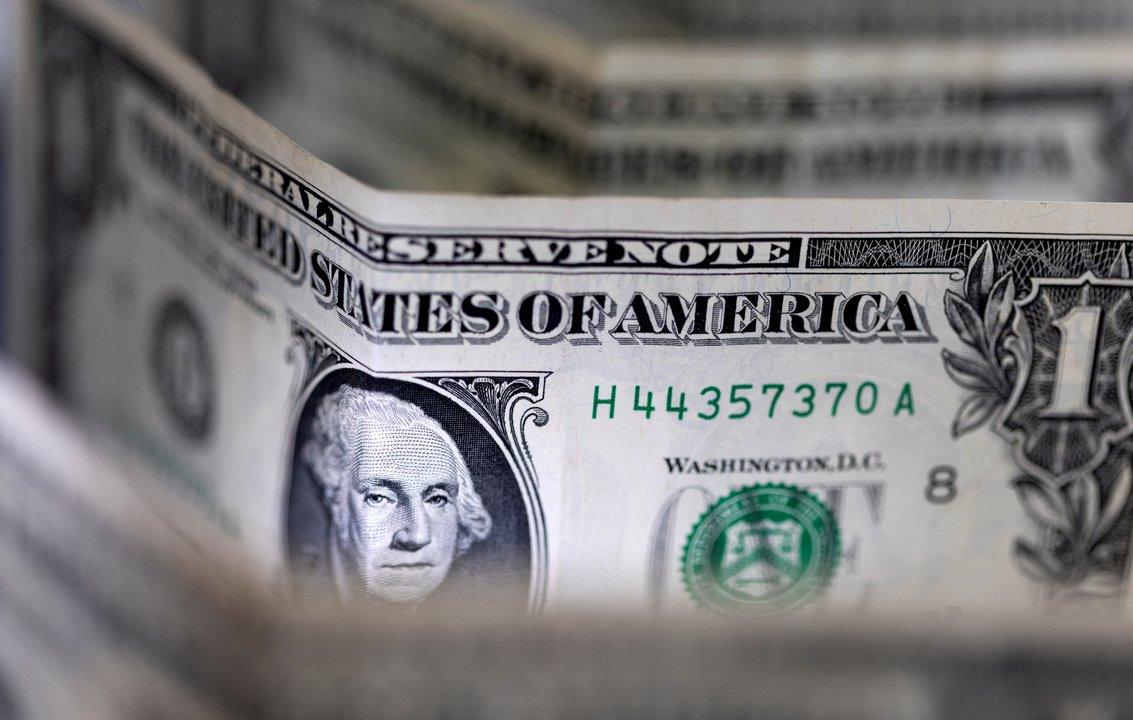 El doacutelar cerroacute en junio con el valor maacutes alto en siete meses y parece haber encontrado un nuevo piso