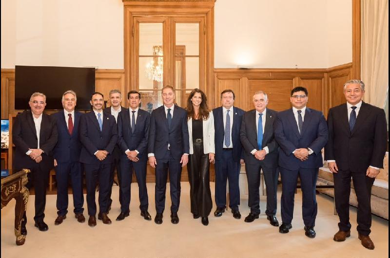 Renovadas charlas con gobernadores designacioacuten de equipo y estructura- los desafiacuteos de Santilli